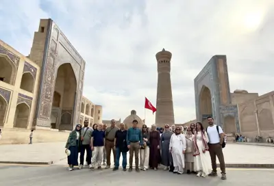 Özbekistan turu, Poi Kalyan Külliyesi Buhara grup fotoğrafı