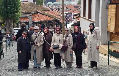 Balkan turu, Başçarşı Saraybosna tarihi sokakları grupla gezinti