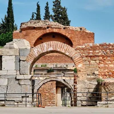 İznik turu, antik dönem Roma hamamı tuğla kemerli yapı