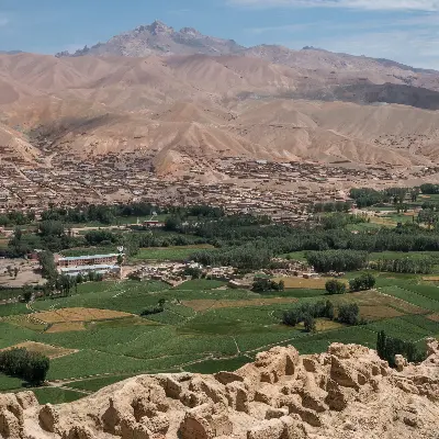 Afganistan turu, Bamiyan Vadisi dağ manzarası ve tarım alanları