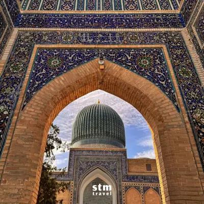Özbekistan turu, Semerkant Registan Medresesesi mavi çini dekorasyonu
