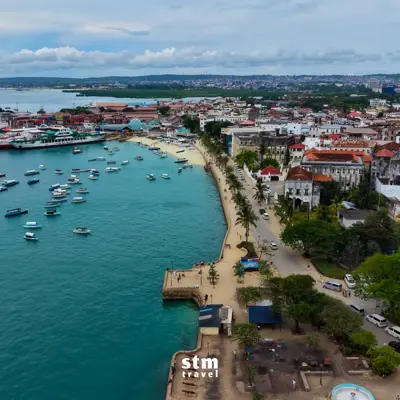 Zanzibar turu, Stone Town sahil ve tekneler manzarası