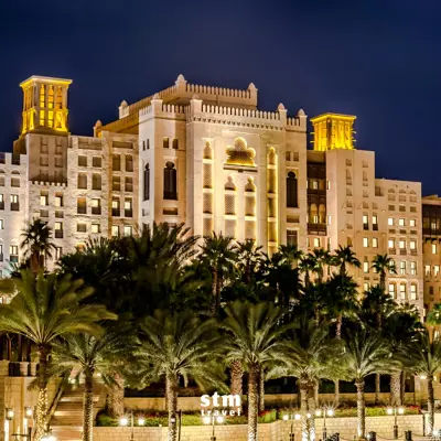 Dubai turu, Atlantis The Palm otel mimarisi gece aydınlatması
